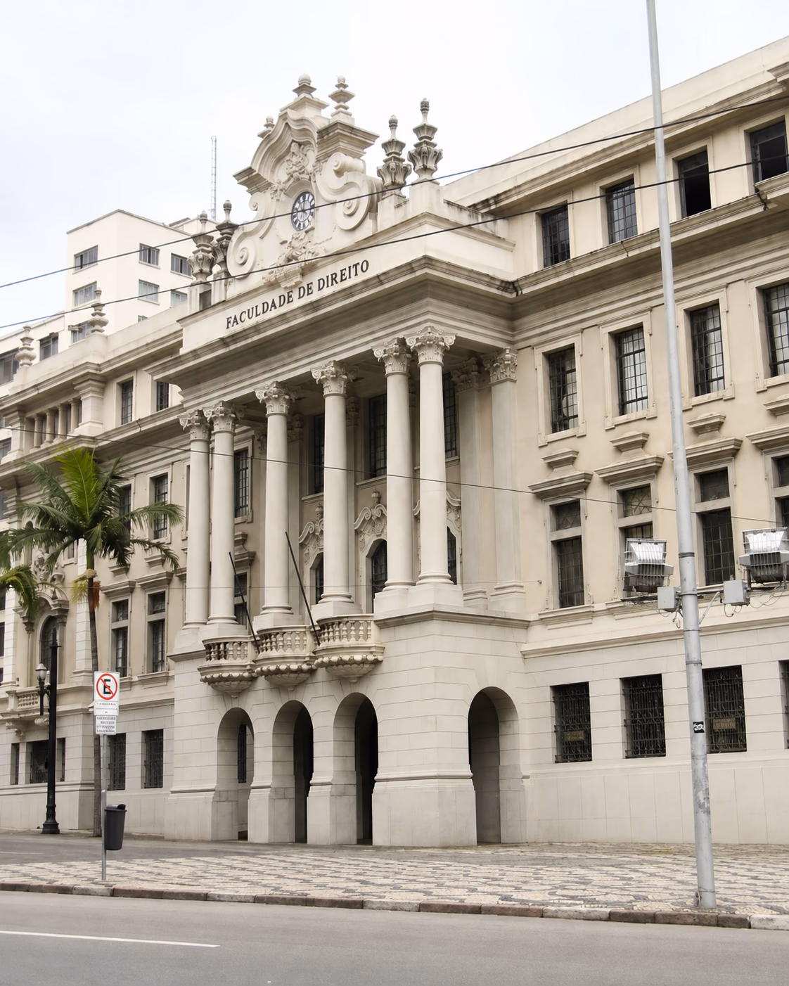 Fachada da Faculdade de Direito da USP no Largo de São Francisco